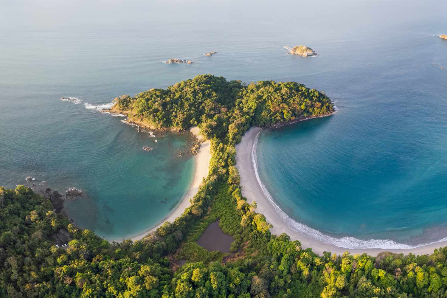 MANUEL ANTONIO